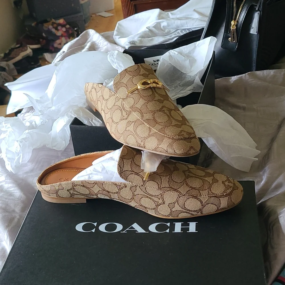 Coach Sienna signature slide - Picture 3 of 5